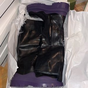 Bottega Veneta Tire boot size 41 Military Calf black & Purple runs small